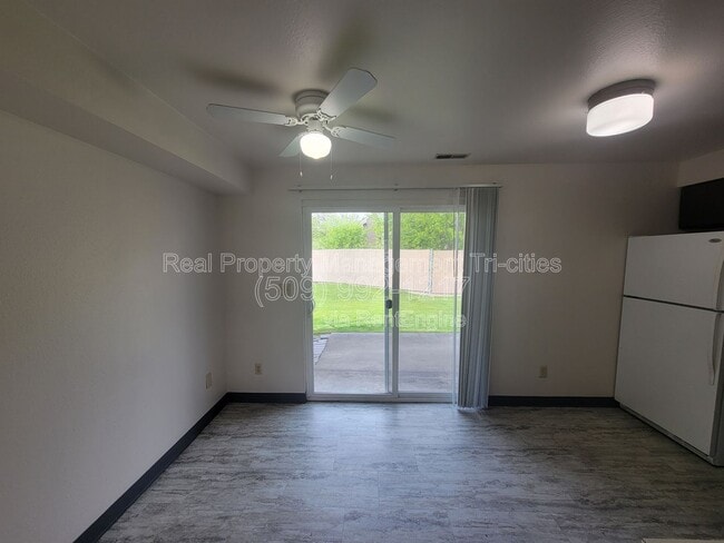 Photo - 140 Van Giesen St
