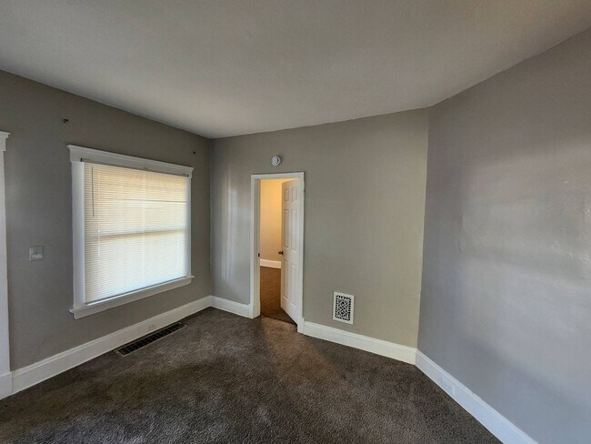 Photo - 880 Stevenson Rd Unit Down