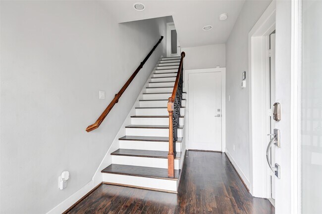 Photo - 1310 Roberts St