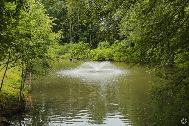 Lago - z-121825-Cortland Windward