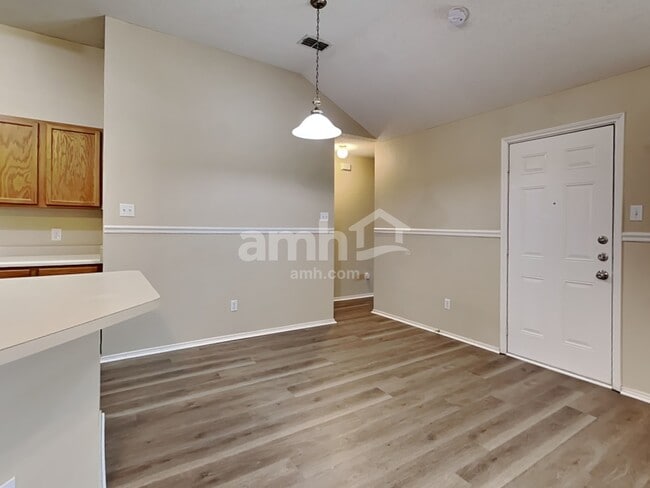 Photo - 517 Pinto Ln