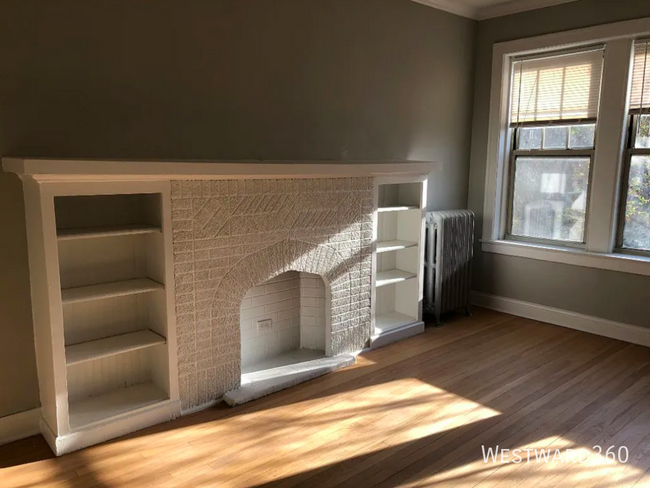 Photo - 3537 N Troy St Apartment Unit 2
