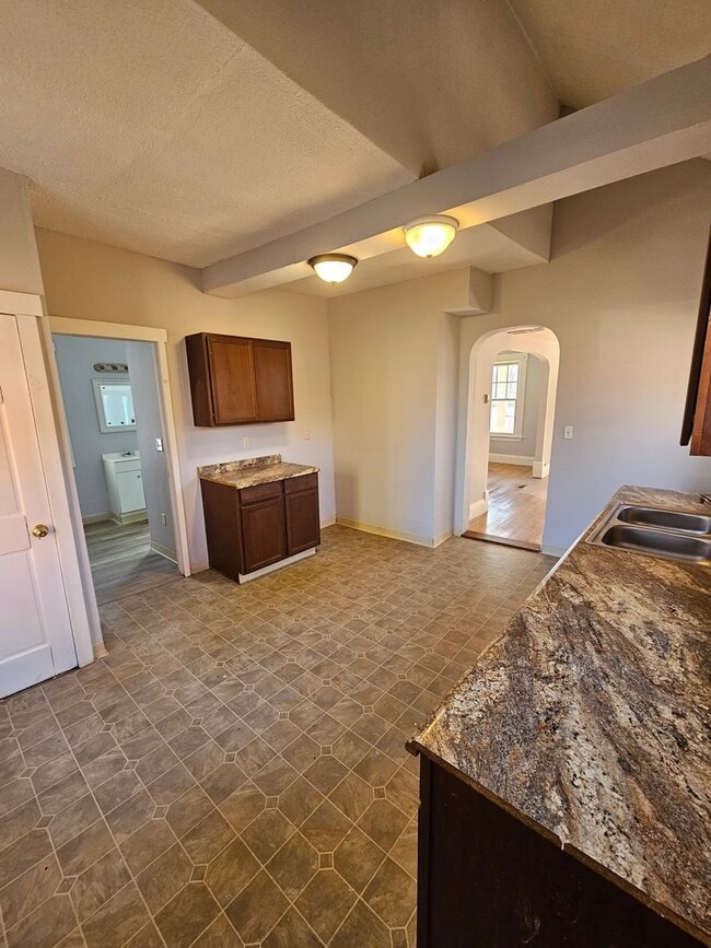 Photo - Wakefield7010-7014 Unidad 7010 Wakefield