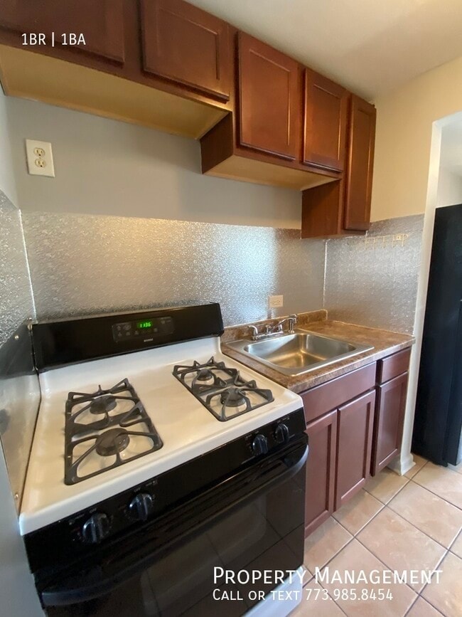 Photo - 8850 S Saginaw Ave Unidad 6