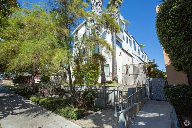 Building Photo - 1437 16th St Rental