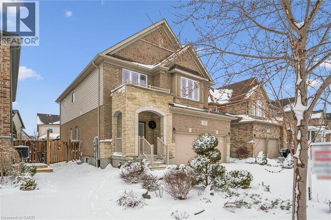 Photo - 130 Coopershawk St