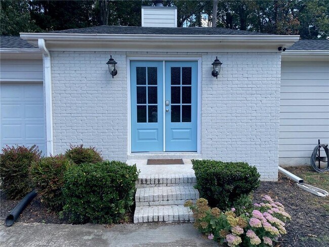 Photo - 1608 Willie Dr