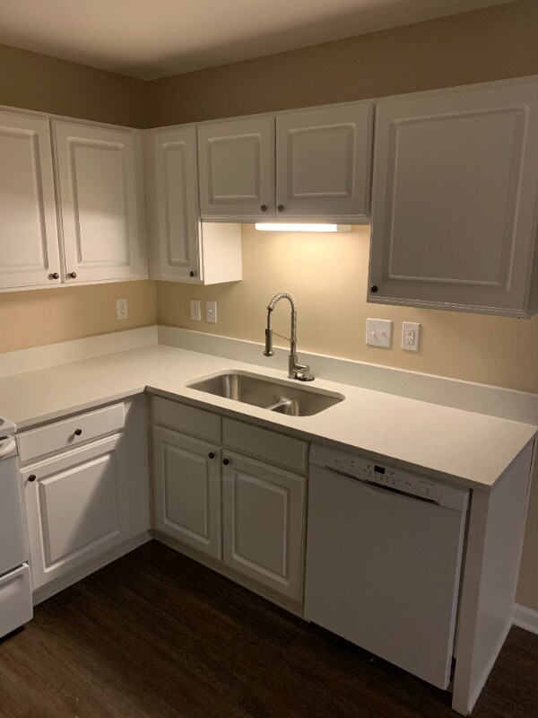 Building Photo - 2501 Huntscroft Ln Unit 103 Rental