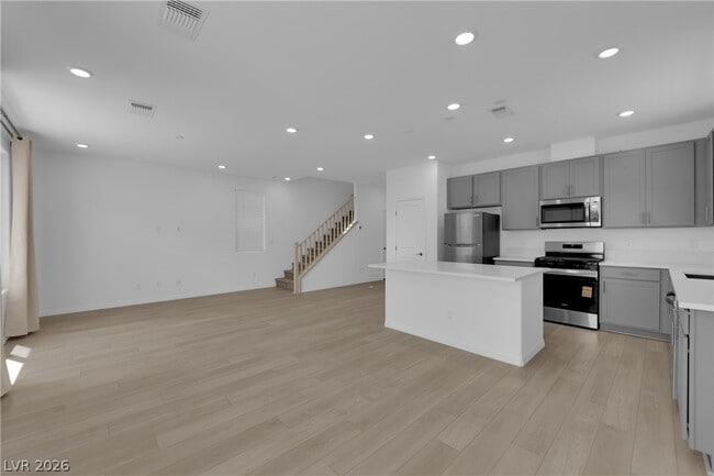 5925 Obsidian Sky Ave