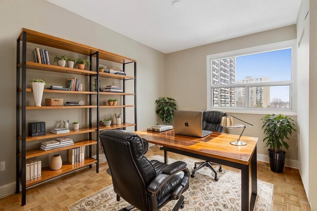 Photo - The Lamplighter