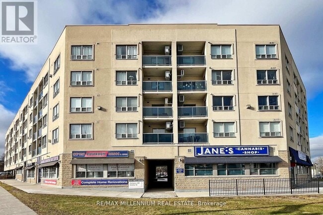 Photo - 160 Wellington St E Unité 315