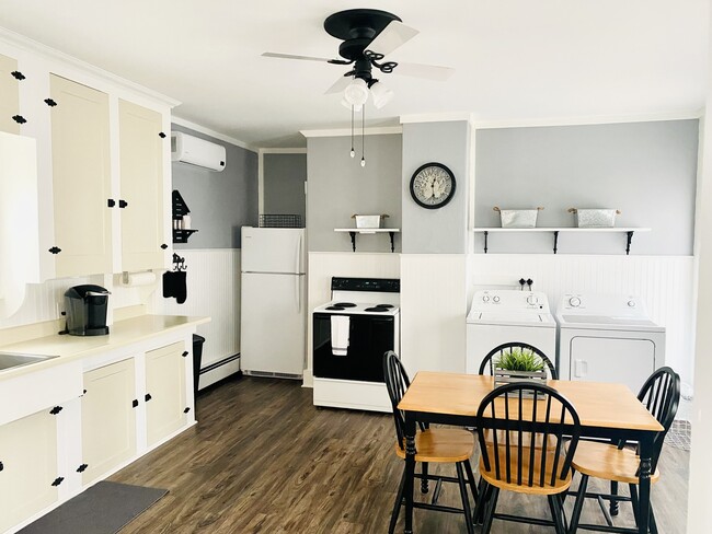 Building Photo - 104 Main Street Unit Apt #1