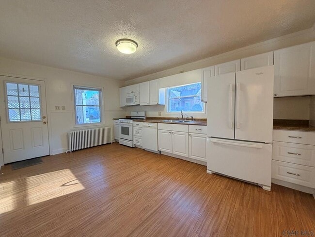 Photo - 454 Harshberger Rd