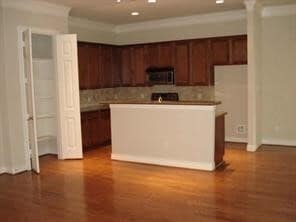 Photo - 5972 Kansas St