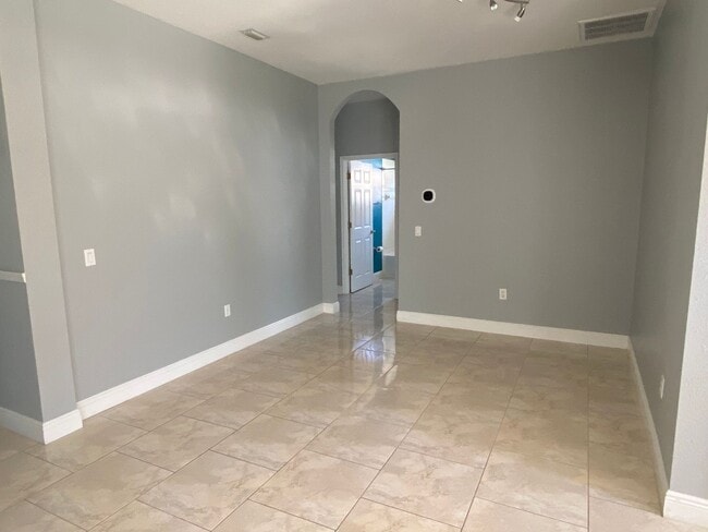 Photo - 4/3 Kissimmee Home with Guest-Suite