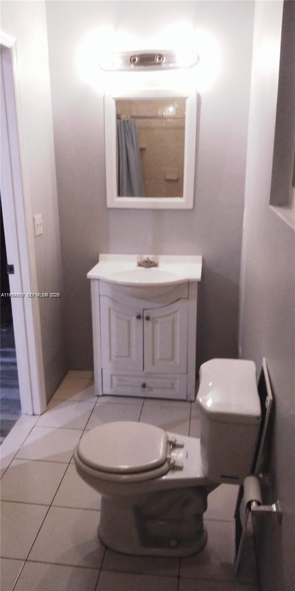 Photo - 220 SW 16th St Unit Back