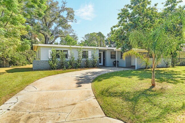 Building Photo - 6117 Oakcrest Cir Rental