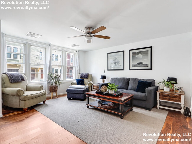 Building Photo - 165 W 6th St Unit #A