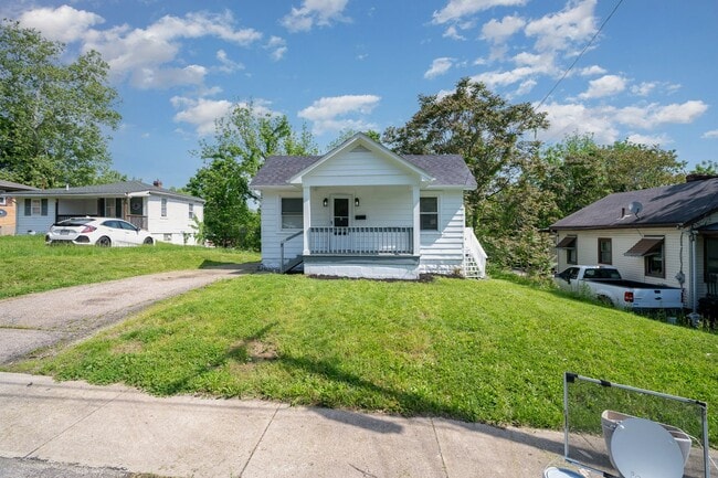 Photo - 3728 Standish Ave