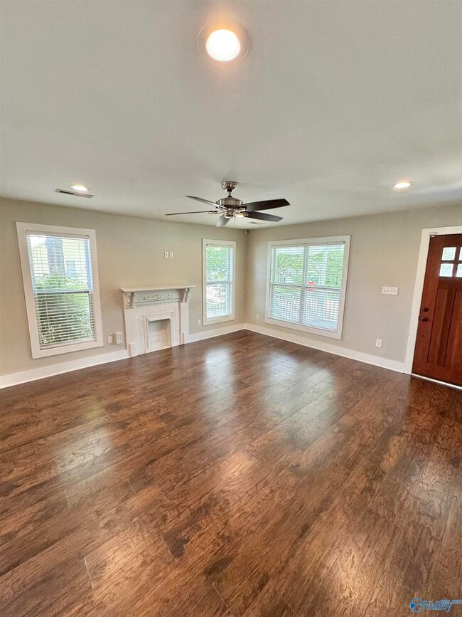 Photo - 1004 Stevens Ave NE