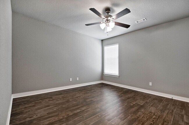 Photo - 3 Bed 2 1/2 Bath House For Lease - Lowell, AR