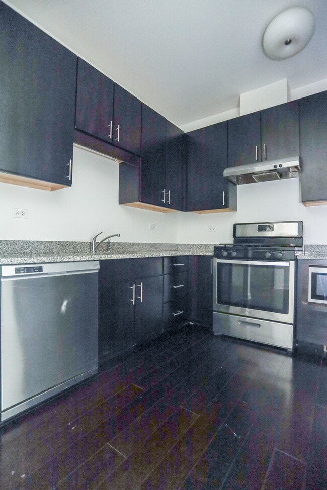 Photo - 6355 N Wayne Ave Unit 32