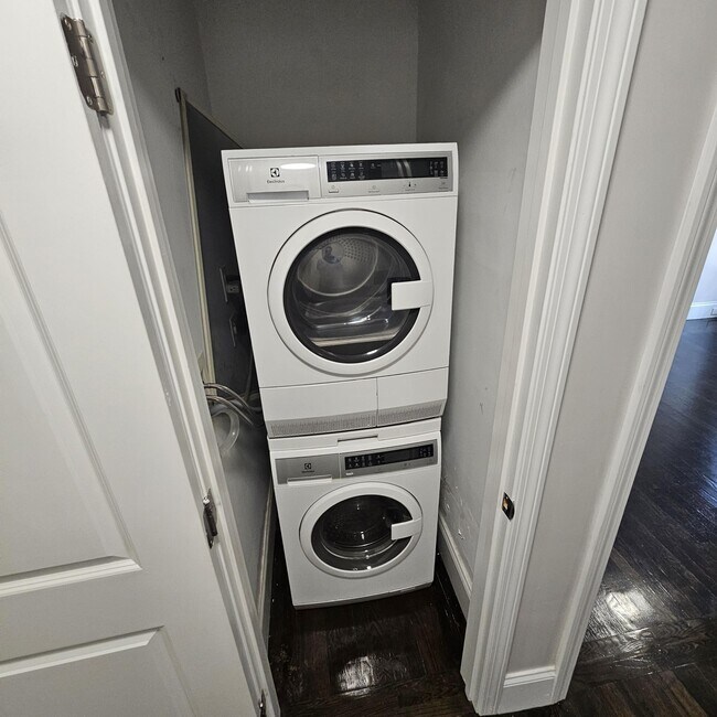 Photo - 10 Clearway St