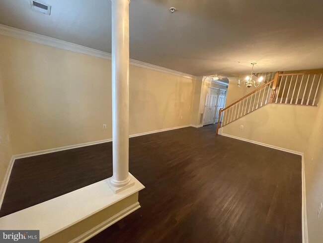 Building Photo - 1306 Roundhouse Ln