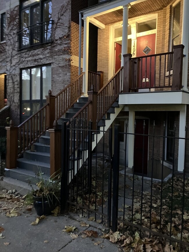 Photo - 1406 W Byron St Unit 2 Byron