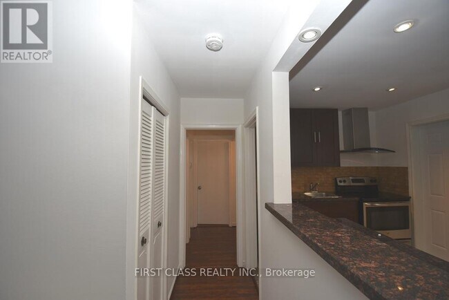 Photo - 87 Vauxhall Dr