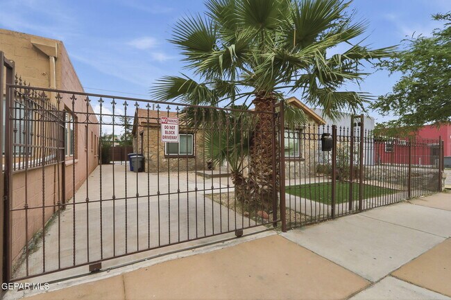 Photo - 1310 E San Antonio Ave