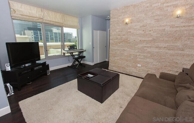 Photo - 425 W Beech St Condo Unit 505