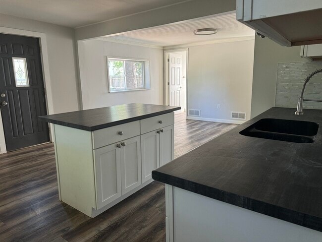 Photo - 1714 Rowland Ave