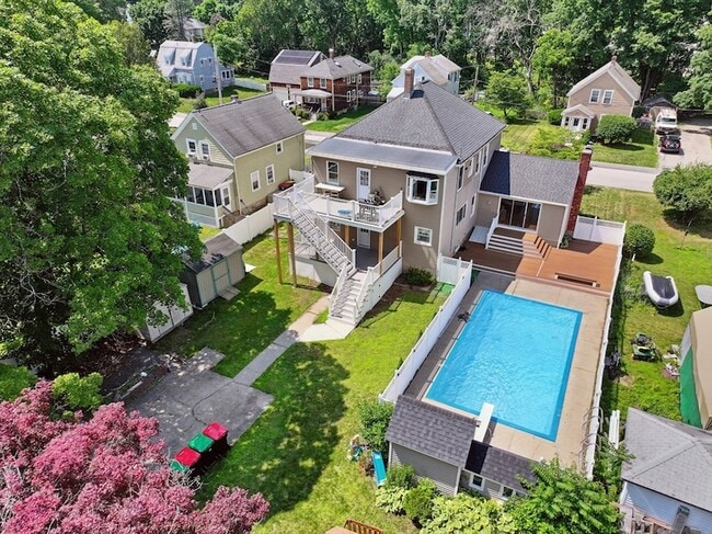 90 Irving St