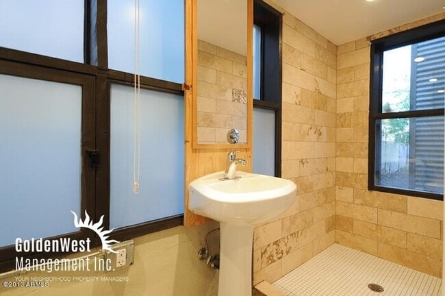 Photo - Charming 1Bdm 1Ba Unit in the Heart of Pho...