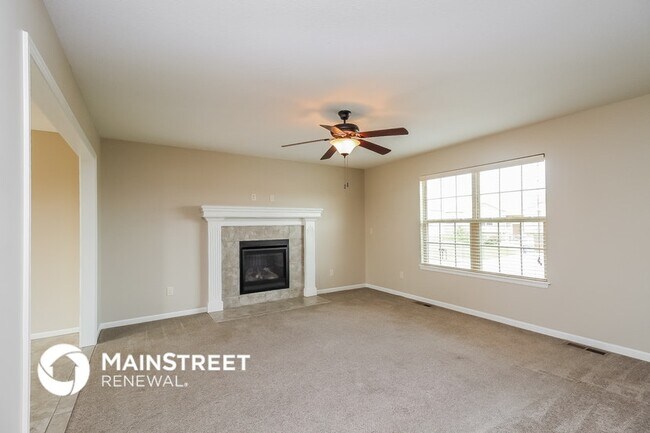 Photo - 407 192nd St