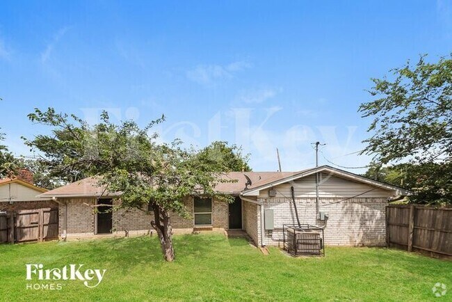 Building Photo - 101 Sesame Dr Rental