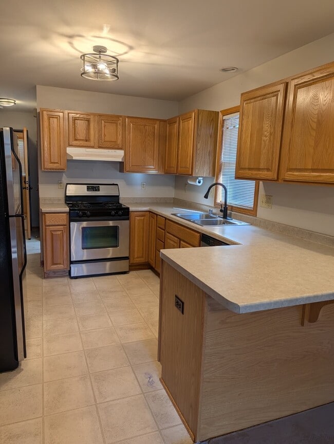 Kitchen 2 - 6036 W Mitchell St Unit Upper