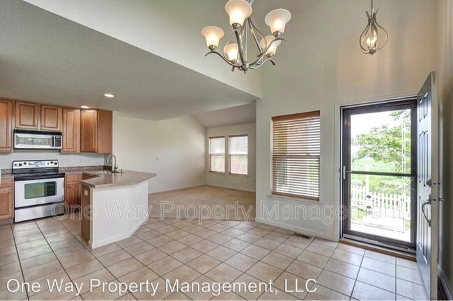 Photo - 1915 Halfmoon Cir