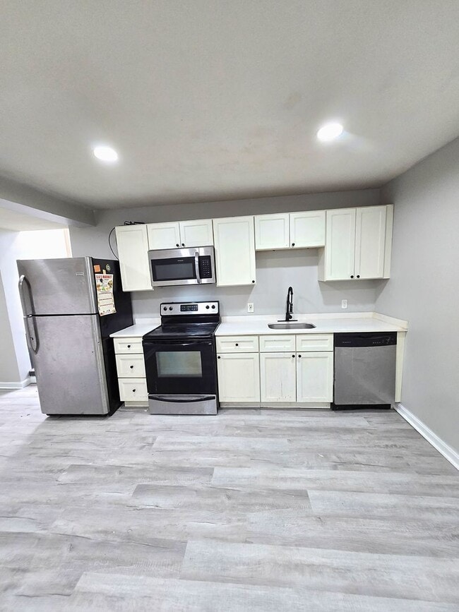Photo - 457 Admiral St Unit 1