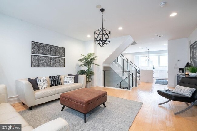Photo - 623 N Bodine St Townhome