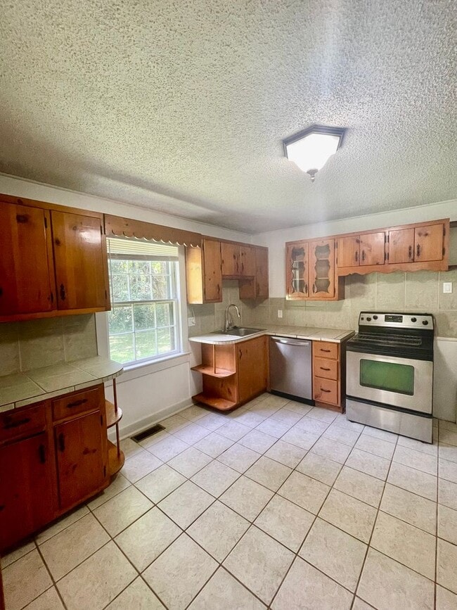 Photo - 2 Bed, 1 Bath Home in Arden, $1825