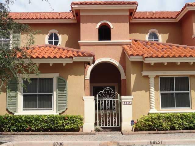 Building Photo - 4942 Leeward Ln