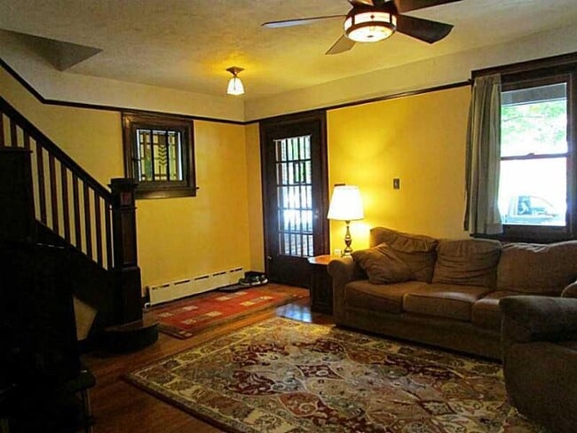 Photo - 3761 Orpwood St