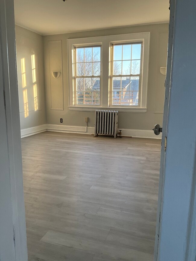 Photo - 11 Westervelt Pl Unit 3