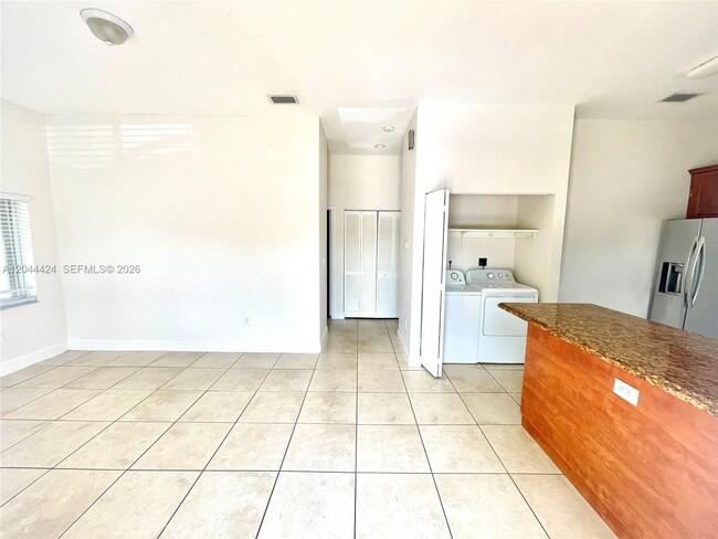 Photo - 2487 W 5th Ct