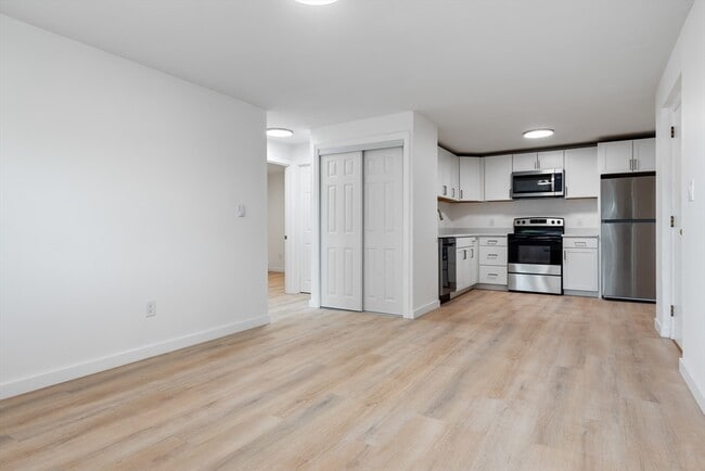 Photo - 303 Broadway Unit B1