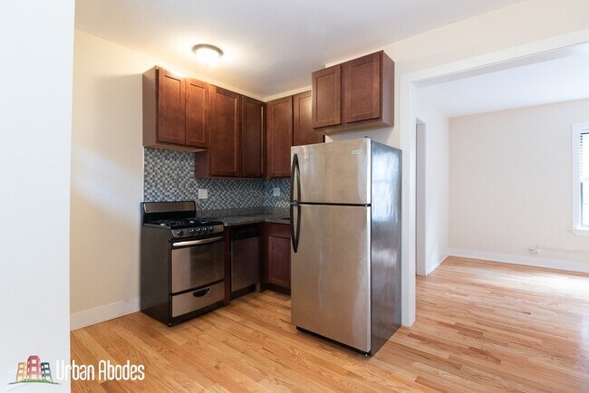 Photo - 3731 N Pine Grove Ave Unit 26-1W