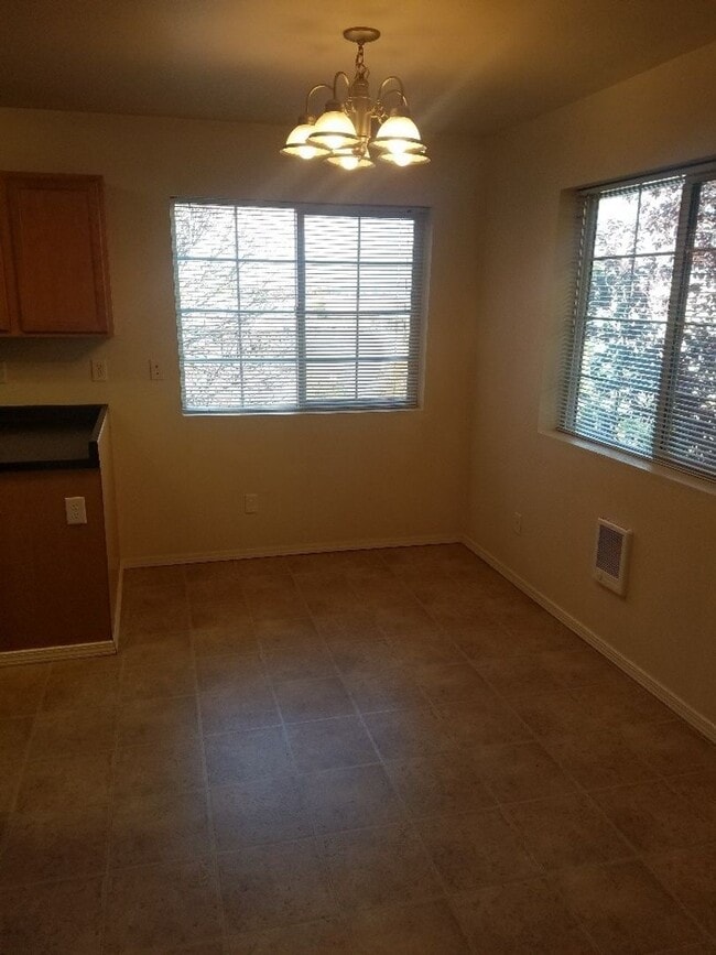Photo - 3138 Pringle Rd SE