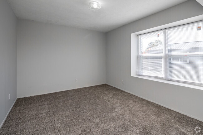 1BR, 1BA - 600SF - Bedroom - River Glow Apartments